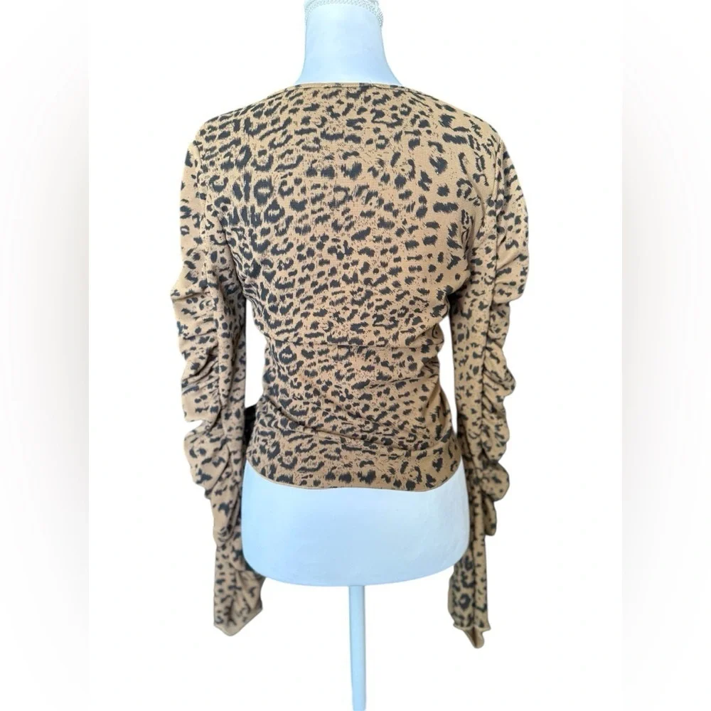 🐆 HYFVE Leopard Print Ruched Ruffle Top – NWT | Size Small - Picture 3 of 5